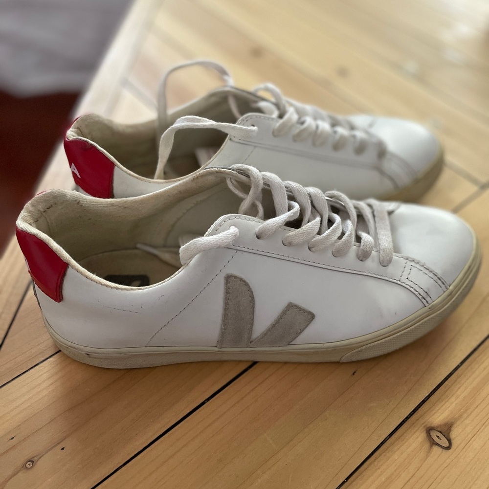 Veja Leather Sneakers By Veja woman Shoes. Size 8 . Used